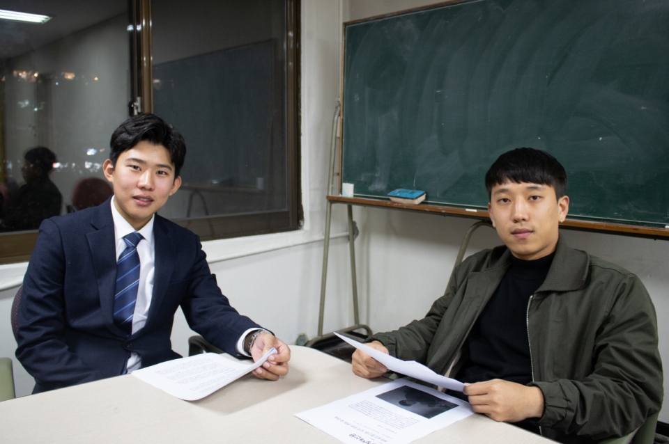 지난 31일 간담회에 참여한 노승현 정보통신대학 회장(왼쪽)과 김강산 건축학과 회장.