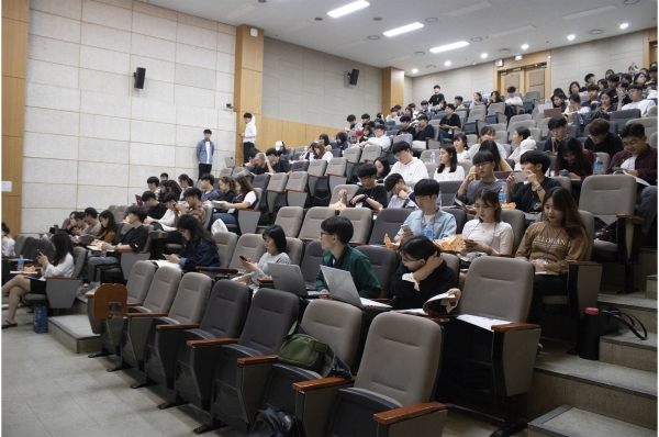 인사캠 경영관(33B101호)에서 인사캠 전학대회가 열렸다.사진 | 성대신문 webmaster@